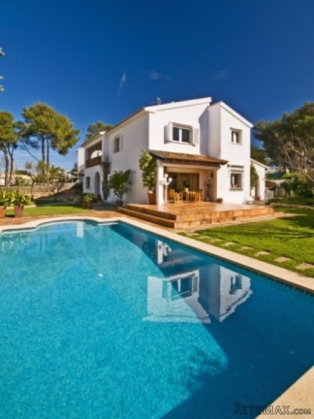 Delightful Villa Few Steps Away From..
