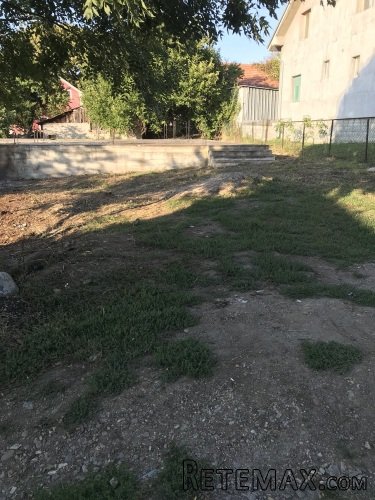 Prodajem plac 5.30ari s temeljom - 3