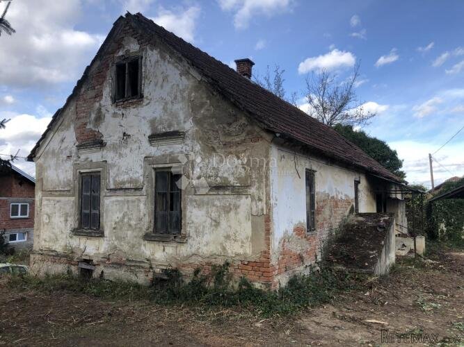 Zanimljivo imanje za adaptaciju u Kaštelancu - 3