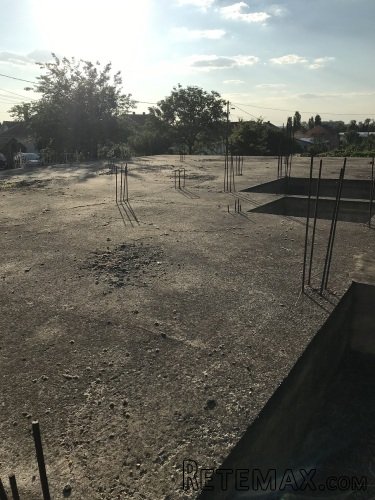 Prodajem plac 5.30ari s temeljom - 4