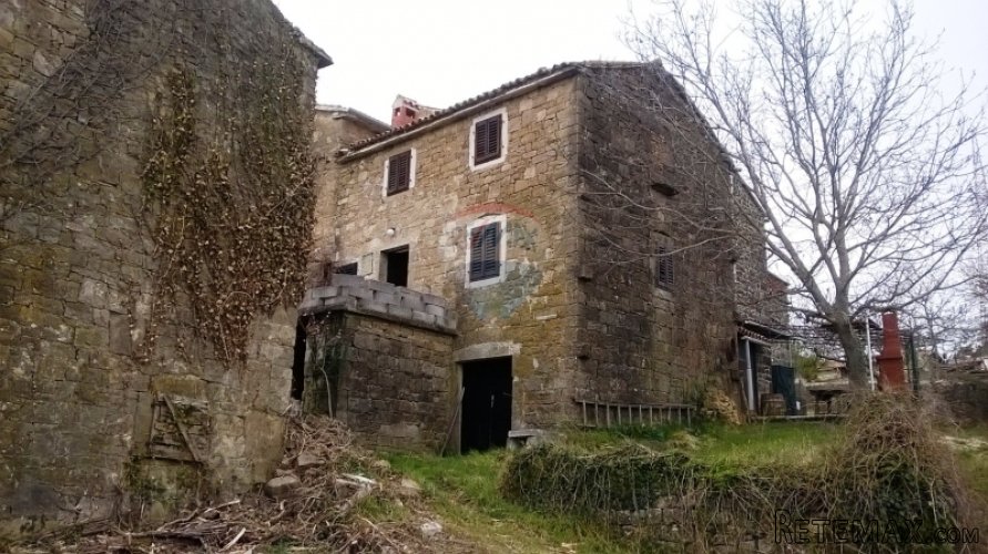 Istarska starina za obnovu s prekrasnim pogledom na...