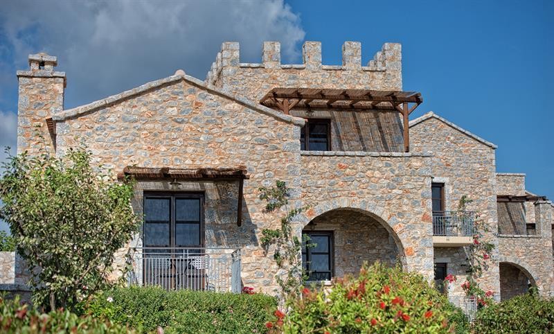 27 bedroom Hotel For Sale: Peloponnese - 2