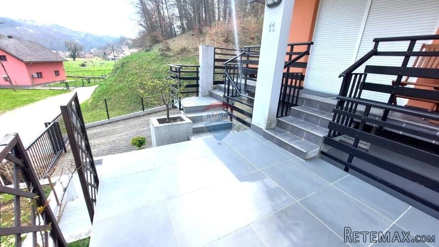Krapinske toplice - prekrasna kuća 220 m2 s tri stana - 2