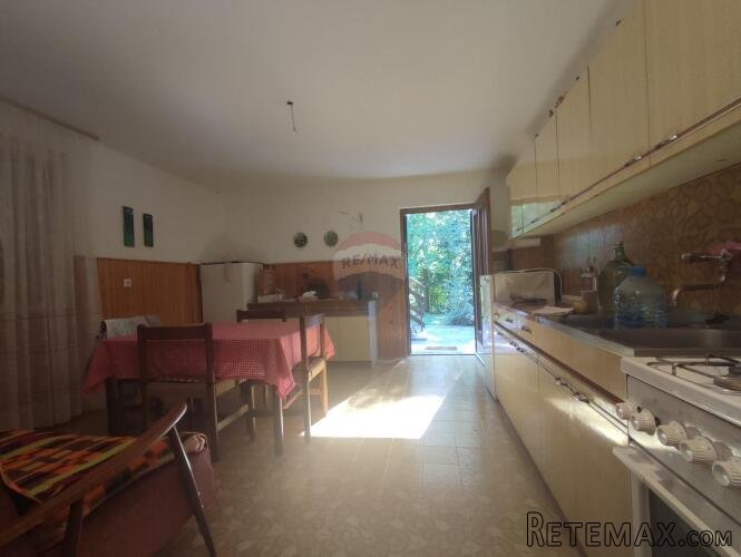 Lika,Brinje, kuća na parceli od 1230 m2 - 3