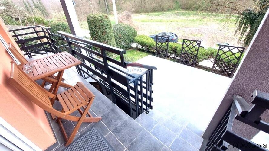 Krapinske toplice - prekrasna kuća 220 m2 s tri stana - 3
