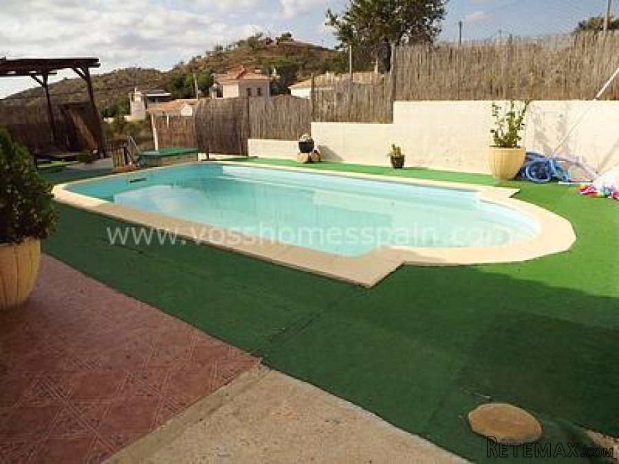 Larger than average 4 bed, 2 bath village house with.. - 3