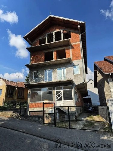 Na prodaju kuca-zgrada,Sušica-Kragujevac