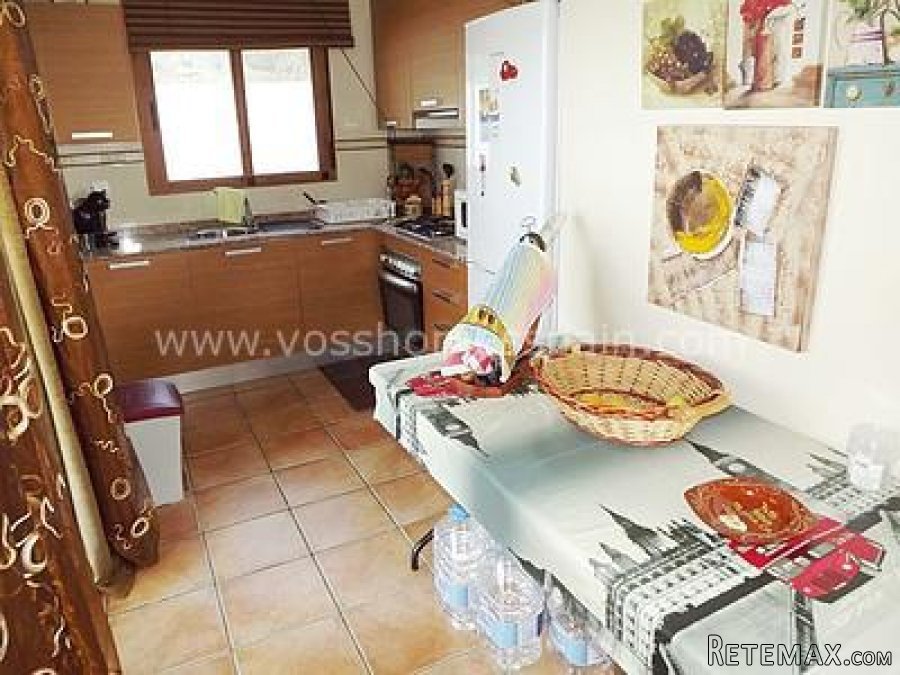 Larger than average 4 bed, 2 bath village house with.. - 7