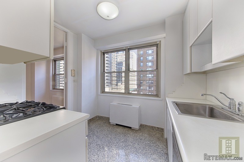 1 bedroom Apartment For Sale: 300 EAST.. - 2