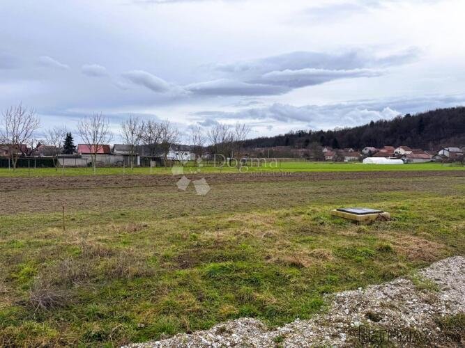 Budućnost počinje ovdje - idealna parcela za obiteljski živo