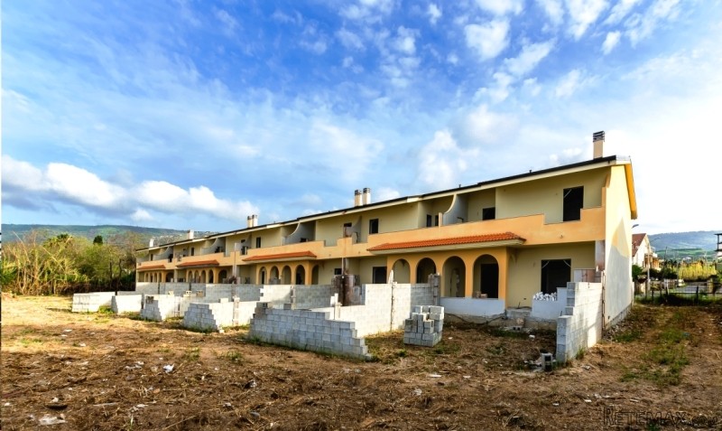 2 Bedrooms - Detached - Italy - For Sale - 2