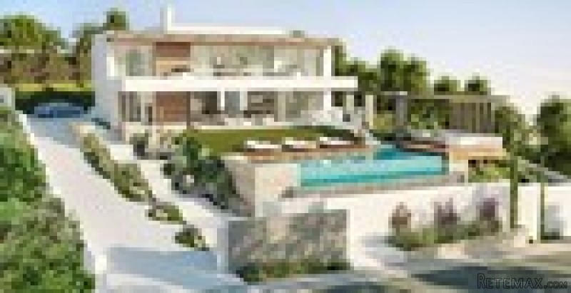 5 Bedrooms - Villa - Malaga - For Sale