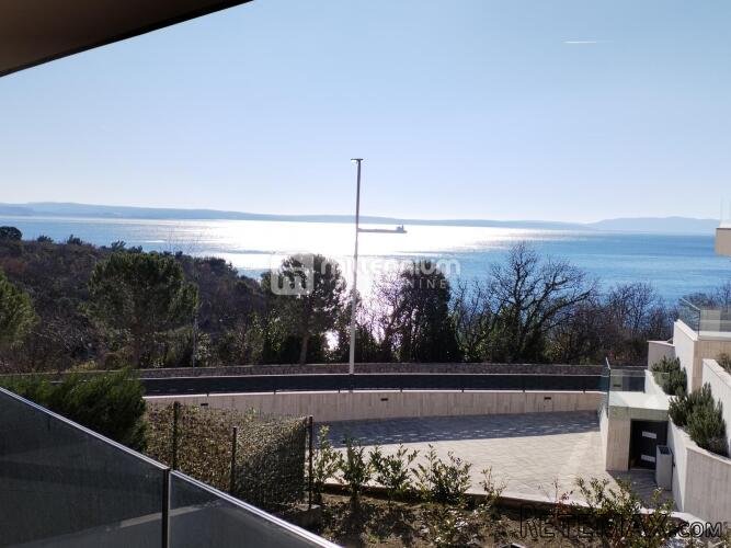 Kostrena, novogradnja, 150m do mora, 3s+db, terasa i parking