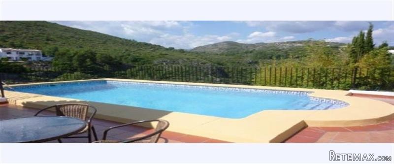 4 Bedrooms - Villa - Alicante - For Sale