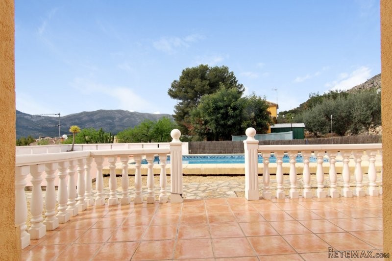 2-Bedroom modern town house in Alcalali