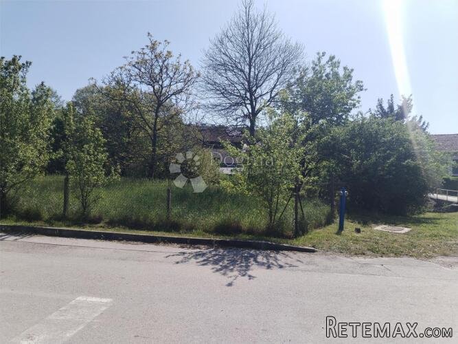 Atraktivno zemljište u Ljubeščici - 2