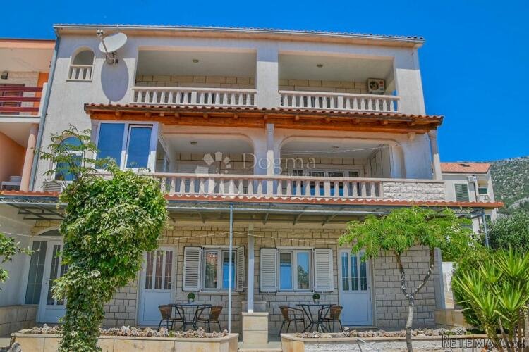 Apartmanska kuća Bol