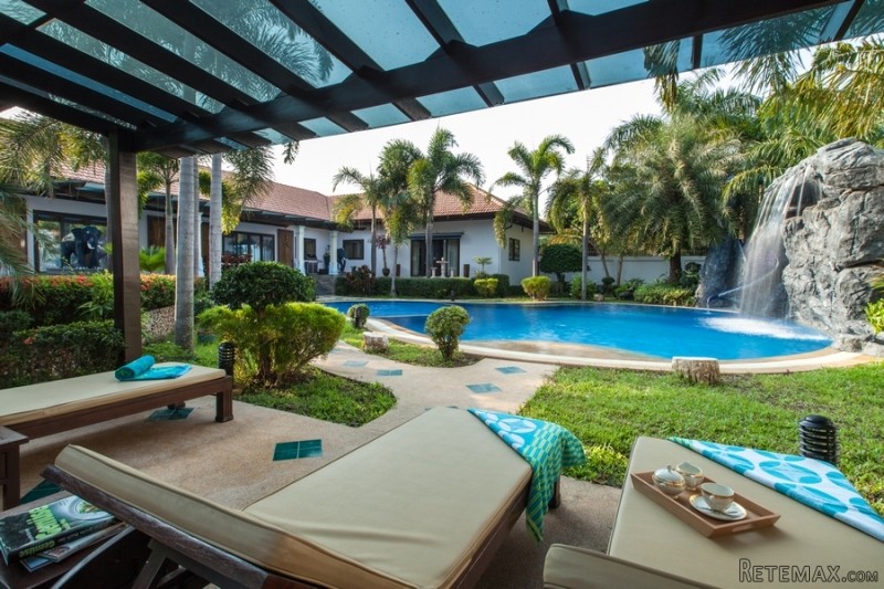 Majestic Residence: 4 plus bedroom.. - 2