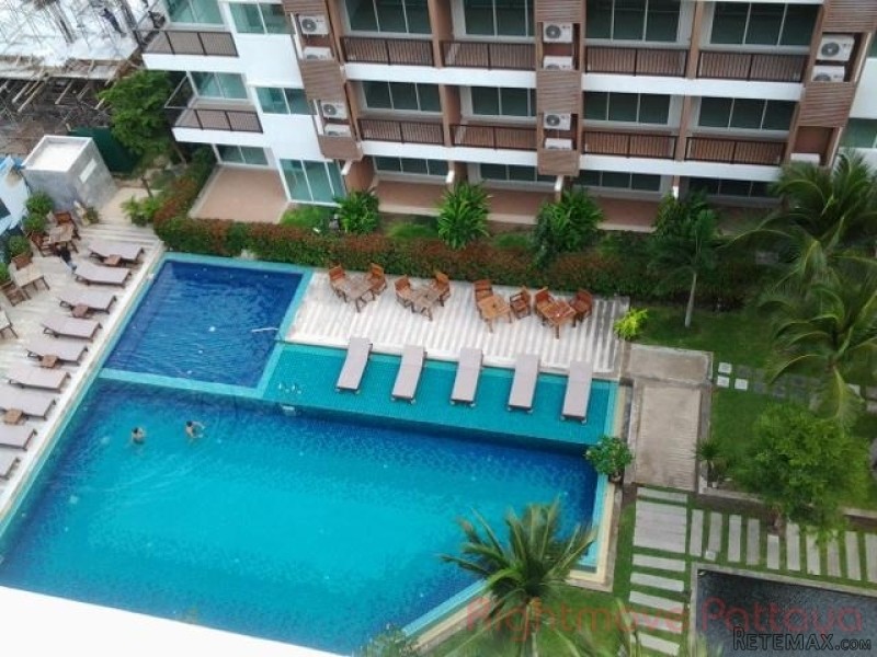 1 Bedroom Condo for sale in Pratumnak -..
