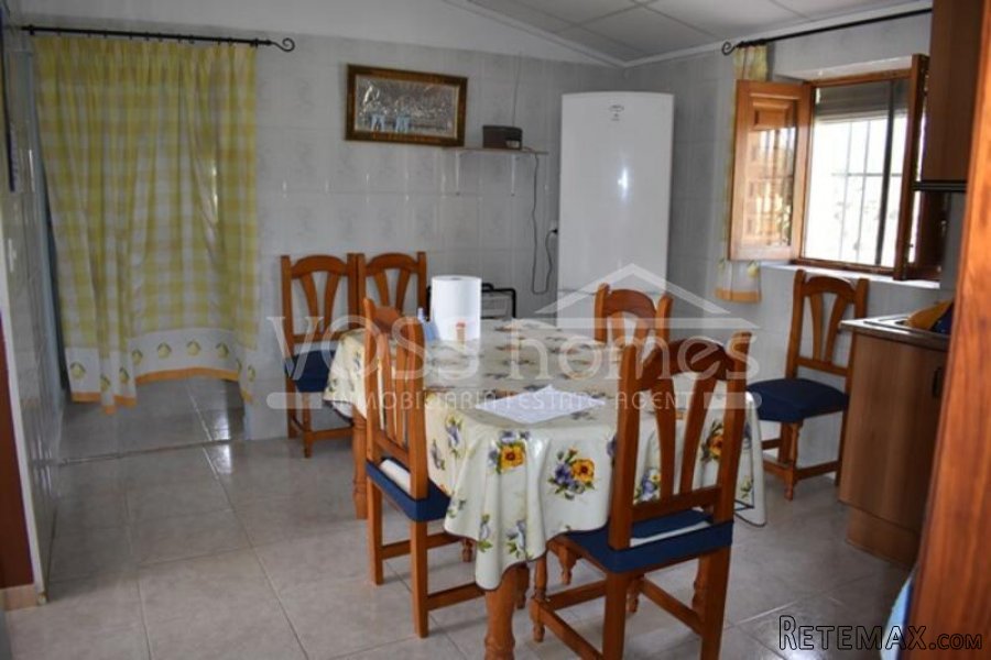 A lovely, very well kept country property of 274m2 with 3.. - 14