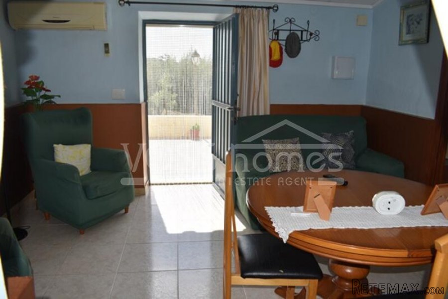 A lovely, very well kept country property of 274m2 with 3.. - 16