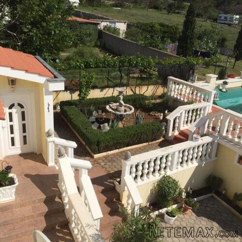 OBITELJSKI APARTMAN SA BAZENOM