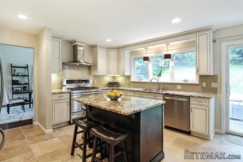 4 bedroom House For Sale: 25 Ridge Road.. - 2