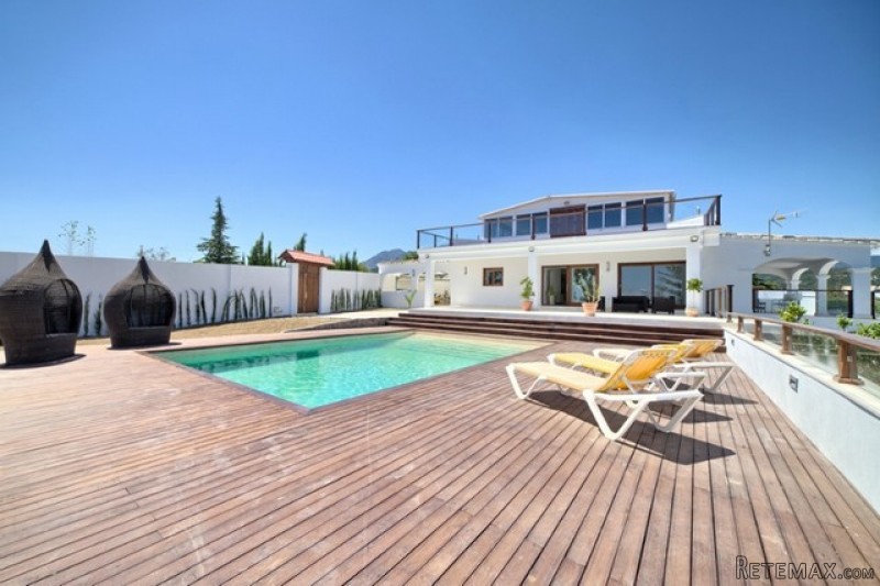 4 Bedrooms - Villa - Malaga - For Sale