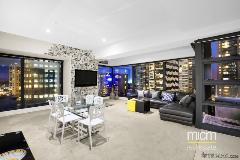 Expansive Living and a Eureka Tower Edge