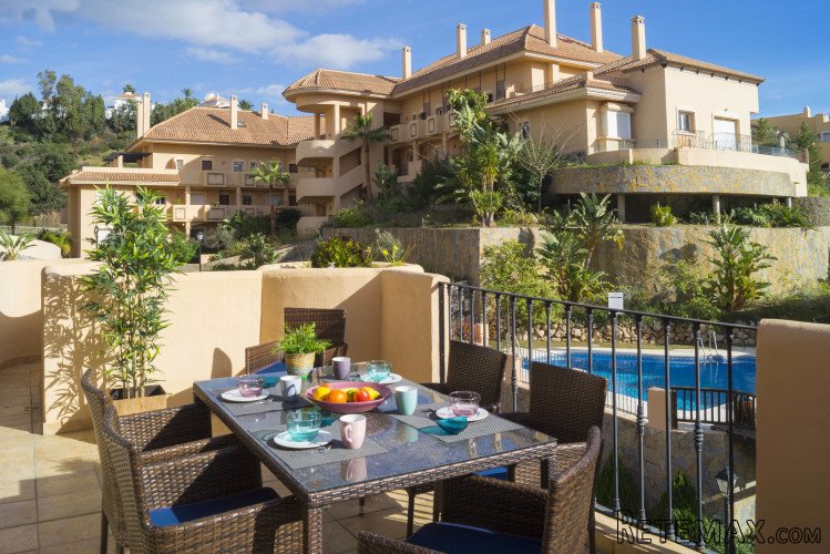 Modern lägenhet i Aloha Hill Club med 3 sovrum, öppen p..