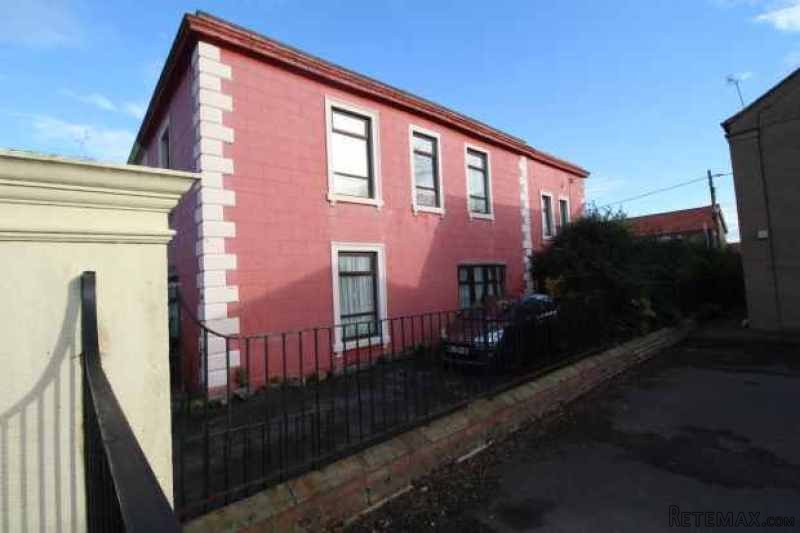 4 bedroom, End Of Terrace House house..