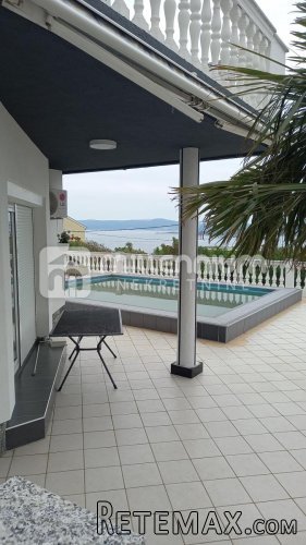 Dramalj, prekrasna kuća s bazenom i panoramskim pogledom