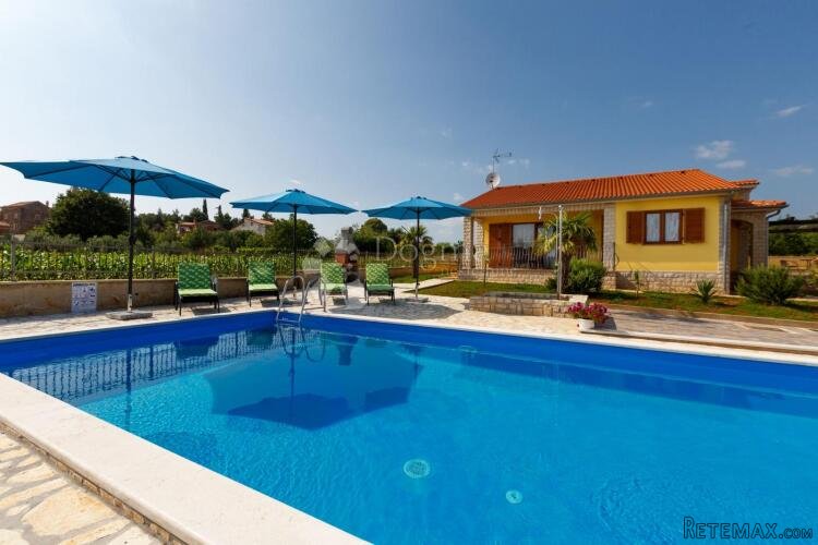 POREČ-KAŠTELIR,LABINCI- Kuća sa bazenom