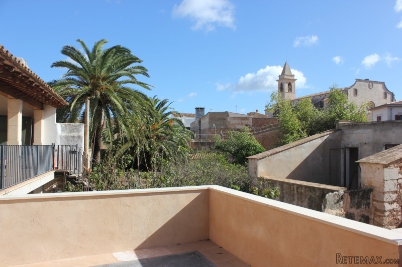 Town house with restaurant in Santanyi. - 2