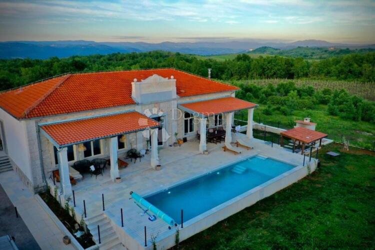 RASKOŠNA VILLA S POGLEDOM