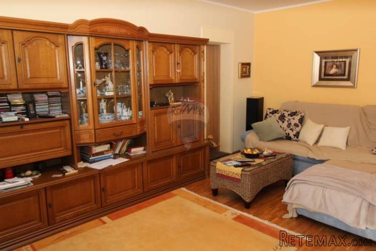 Stan u prizemlju sa okućnicom od 200m2 - 3