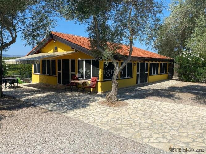 Samostojeća kuća s bazenom Otok Krk