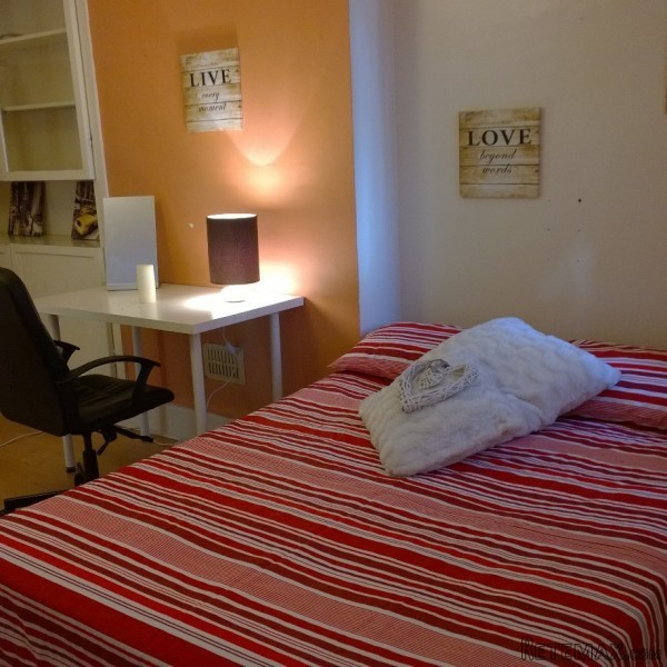 Doube Bedroom In Large House In..