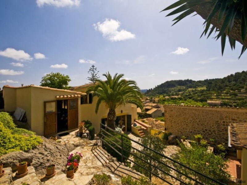 Delightful Town House With Beautiful..