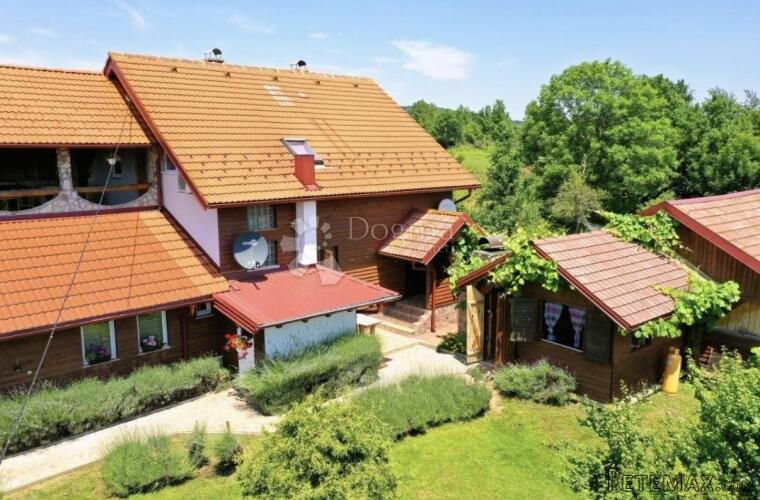 IMANJE KUĆE POMOĆNI OBJEKTI I ZEMLJA 10000 M2 - 2