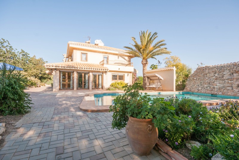 3 Bedrooms - Villa - Alicante - For Sale
