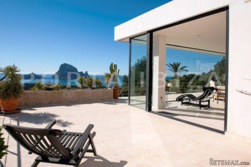 Fantastic property with view to Es Vedra