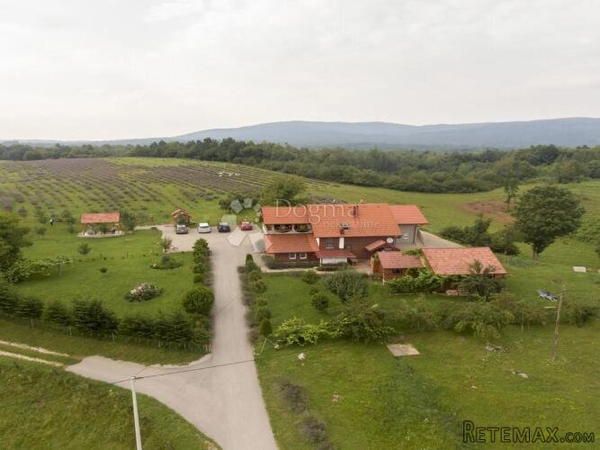 IMANJE KUĆE POMOĆNI OBJEKTI I ZEMLJA 10000 M2 - 3