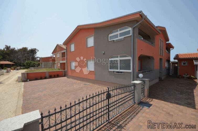 VIR – SAMOSTOJEĆA KUĆA S 4 APARTMANA, 300 m OD MORA - 3