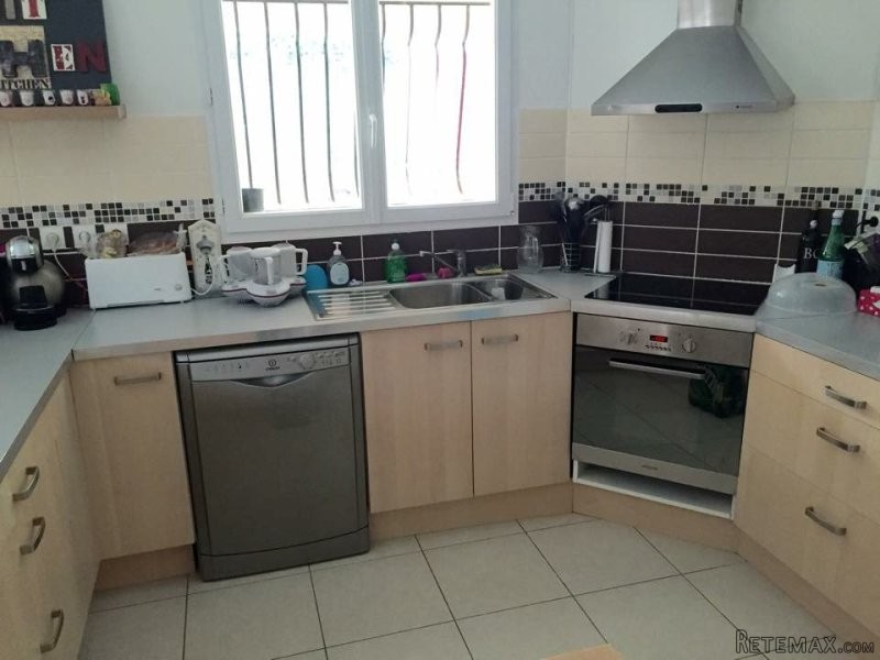 Well Renovated 3 Bedroom Villa With.. - 2