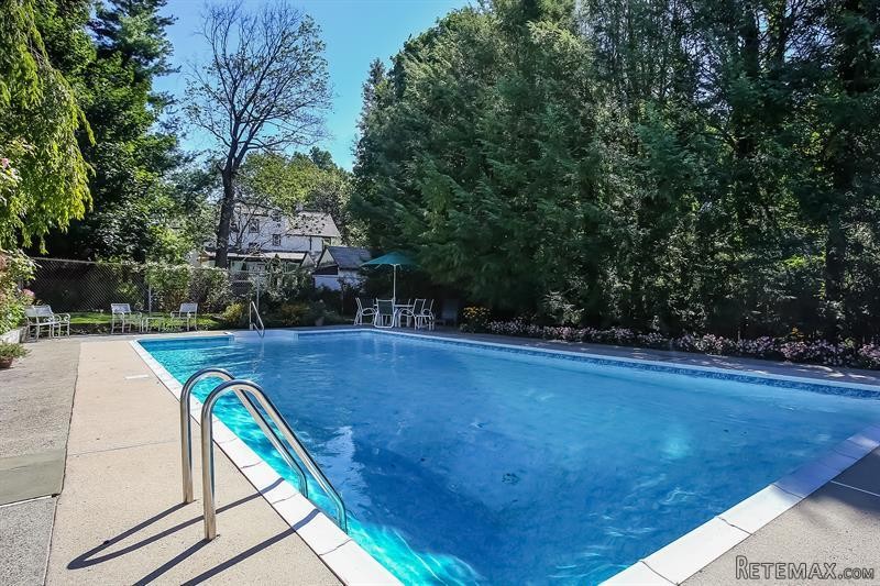 5 bedroom House For Sale: 20 Dupont..
