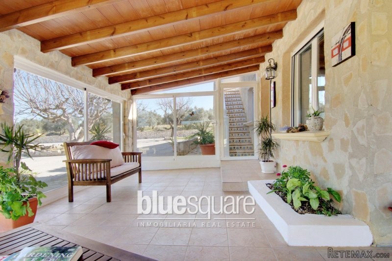 Stunning country house with stables