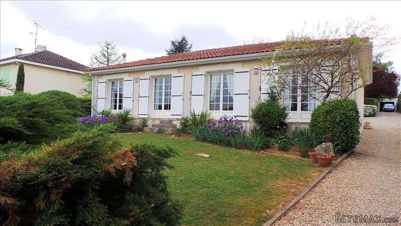 Attractive Bungalow With Large Garden..