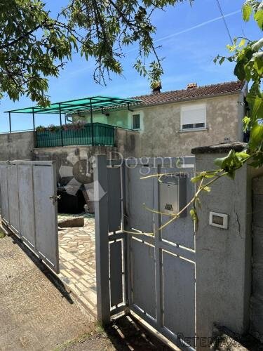 Kuća za život ili odmor na prekrasnom mjestu u Istri blizu m