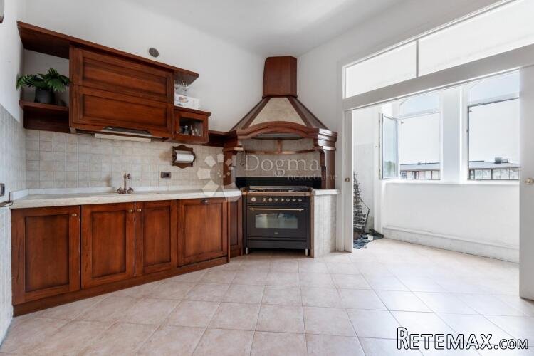 PENTHOUSE U VILI U CENTRU OPATIJE - 2